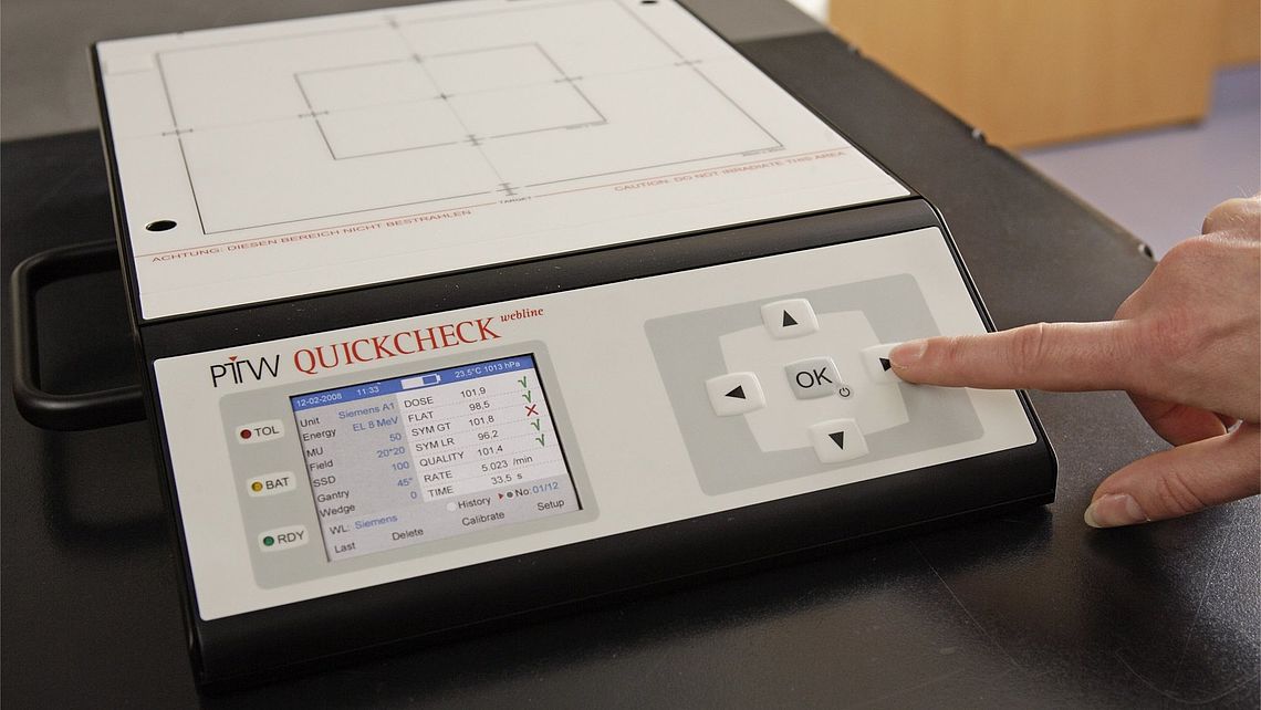 QUICKCHECK webline Constancy Test Device - Truly wireless, PC-free measurement device with all functionalities built right in for easy operation